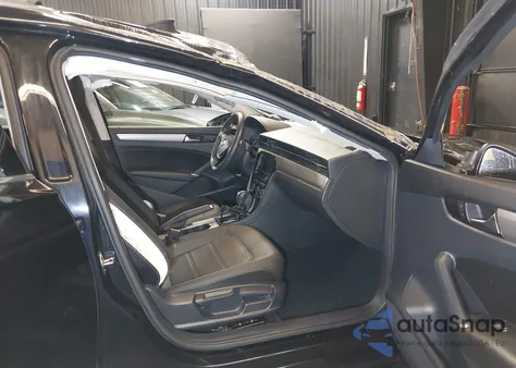 2022 Volkswagen Passat 2.0T Se z USA, uszkodzony, nr VIN 1VWSA7A37NC006100